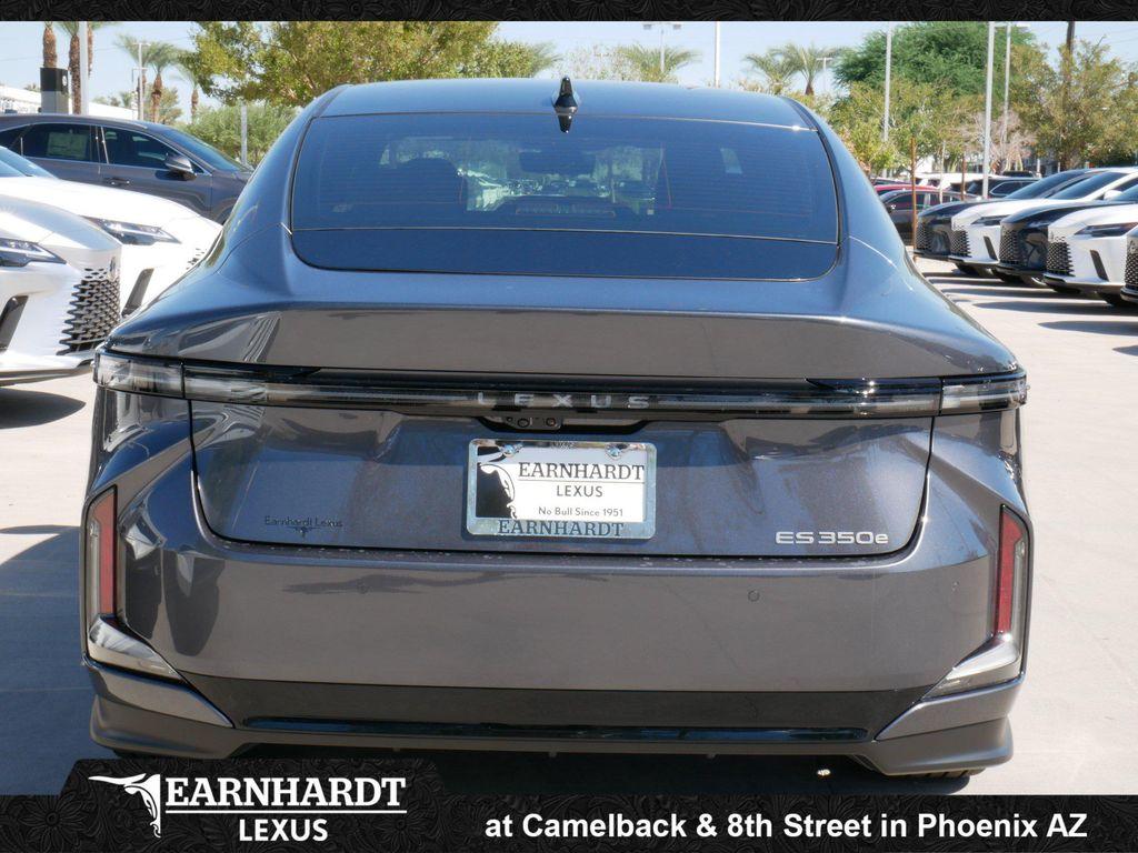 Lexus ES 2026