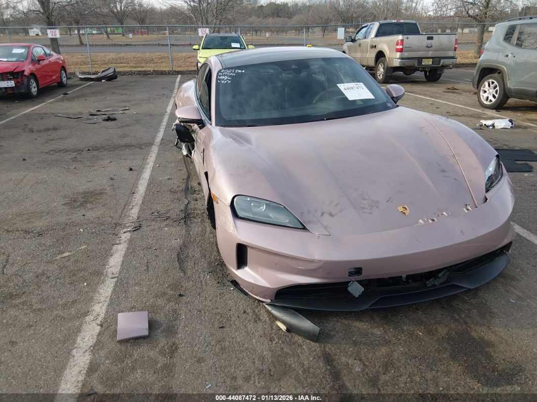 Porsche Taycan 2025