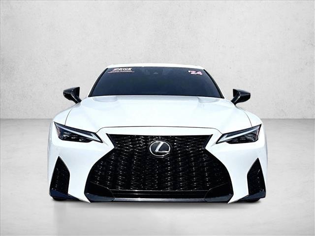 Lexus IS 2024