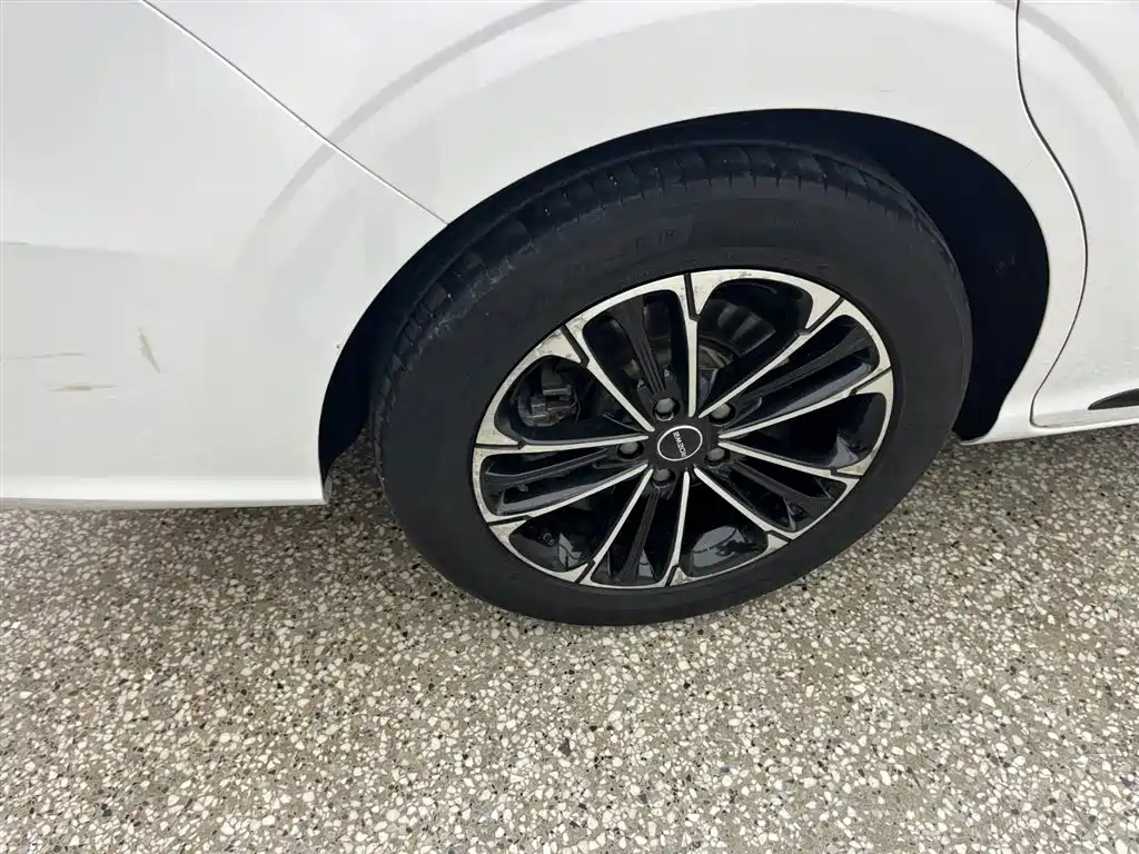 Roewe iMAX8 2022