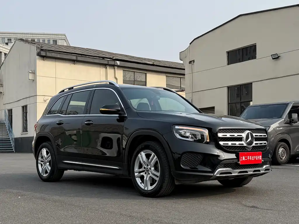 Mercedes-Benz GLB 2023
