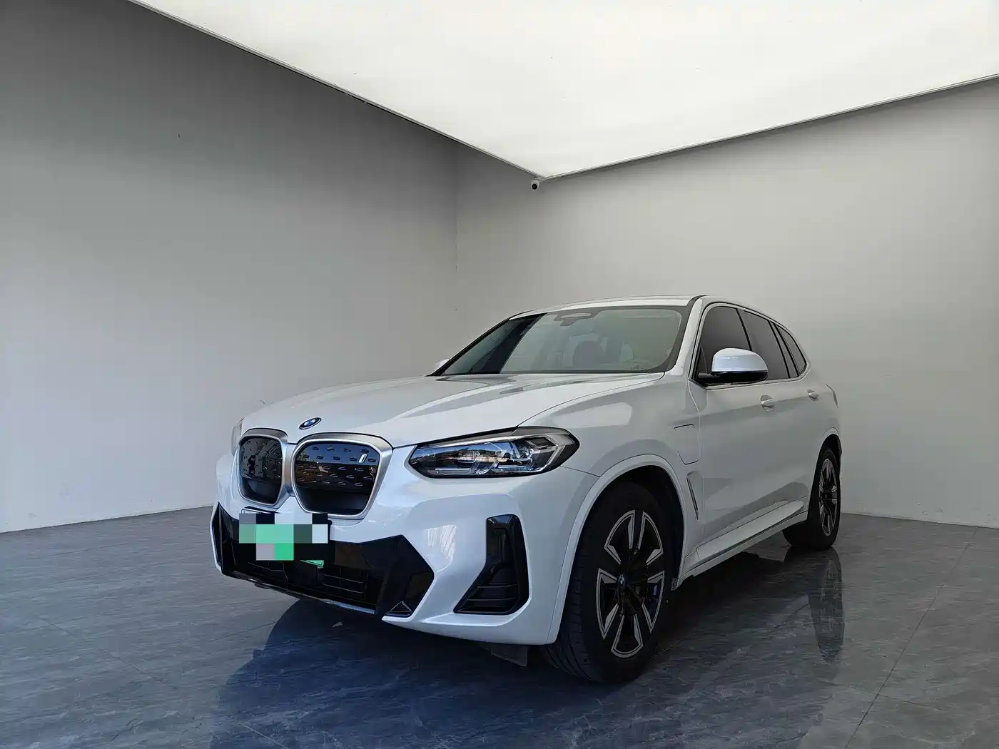 BMW iX3 2024
