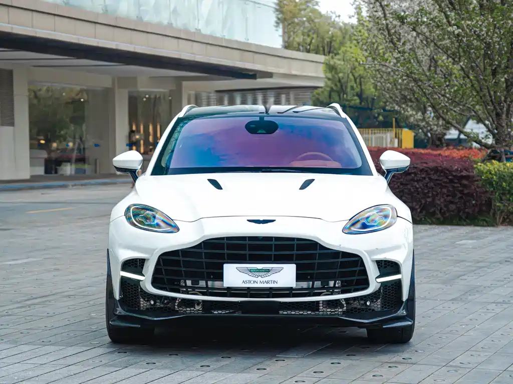 Aston Martin DBX 2021