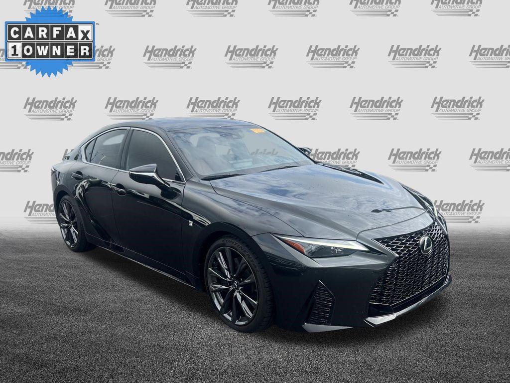 Lexus IS 2024