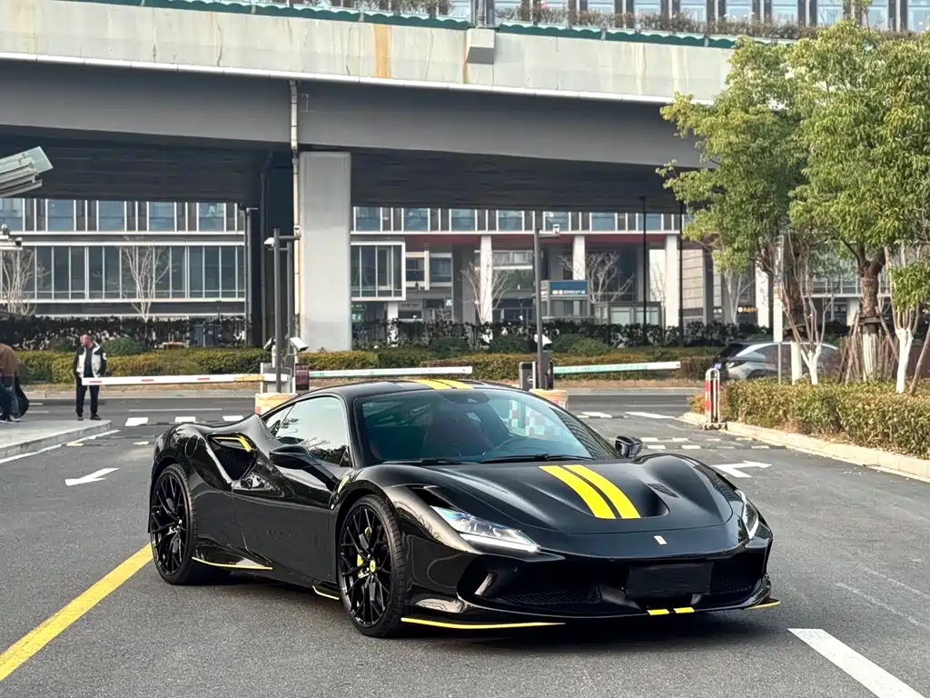 Ferrari F8 2023