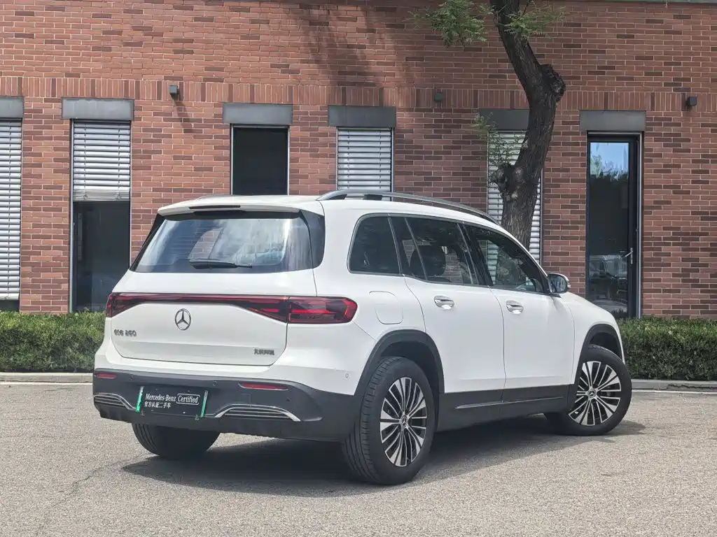 Mercedes-Benz EQB 2025