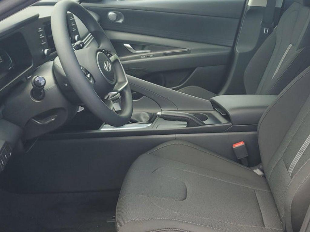 Hyundai Elantra 2025