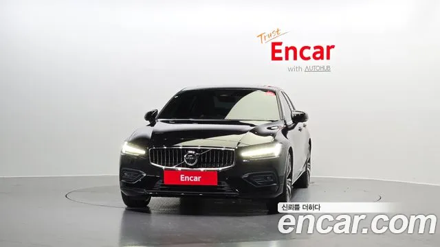 Volvo S60 2024