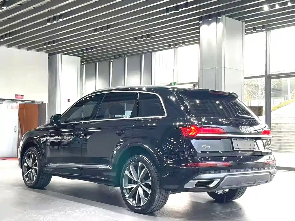 Audi Q7 2023