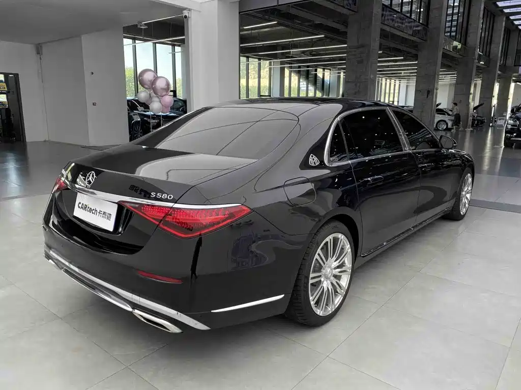 Mercedes-Benz S-Класс 2024