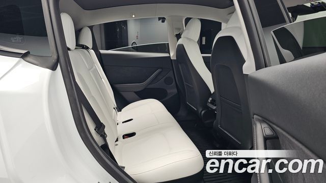 Tesla Model Y 2023