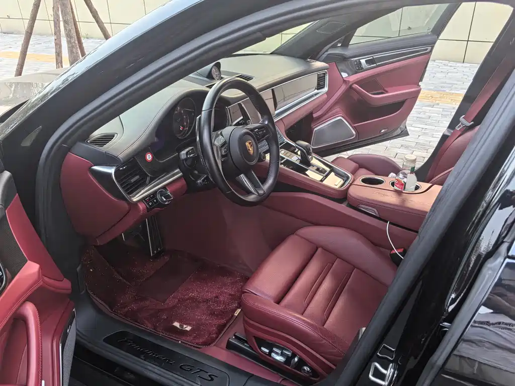 Porsche Panamera 2023