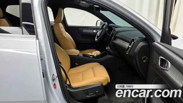 Volvo XC40 2022