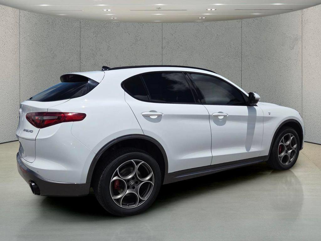 Alfa Romeo Stelvio 2022