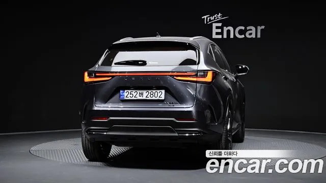 Lexus NX 2024