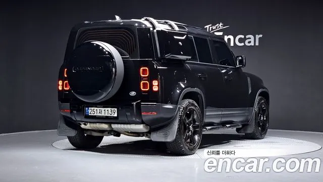 Land Rover Defender 2022