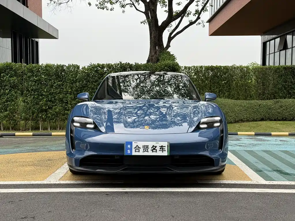 Porsche Taycan 2021