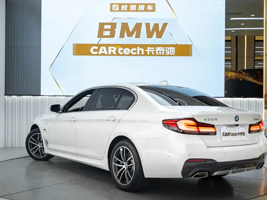BMW 5 серии 2023