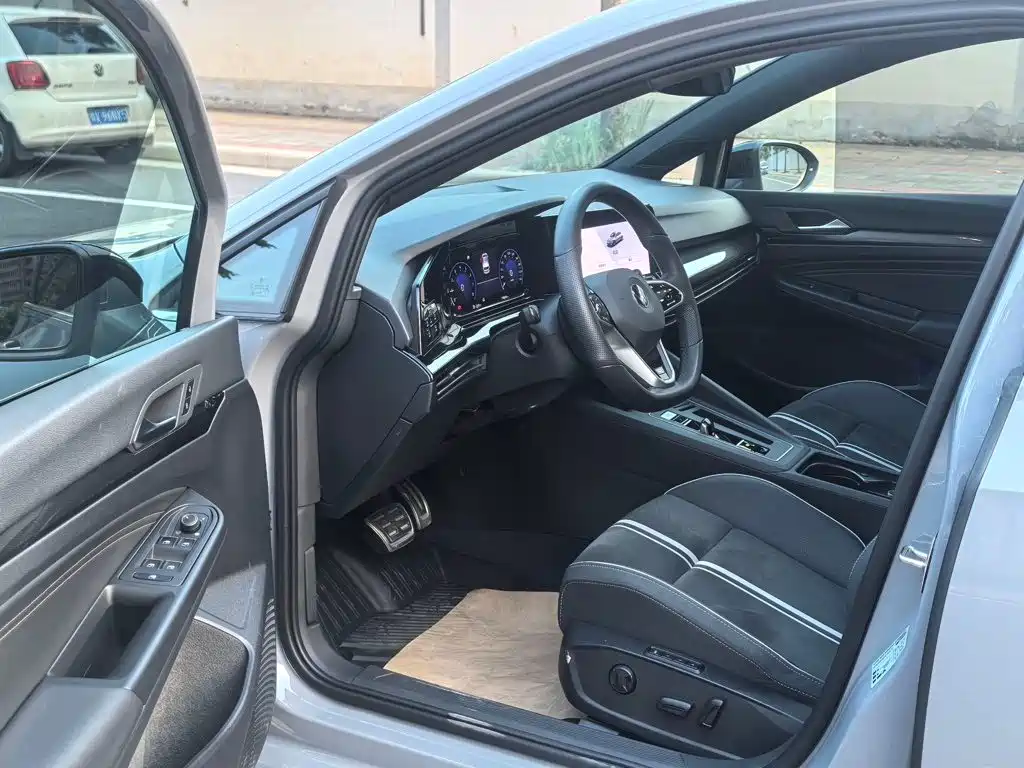 Volkswagen Golf 2022