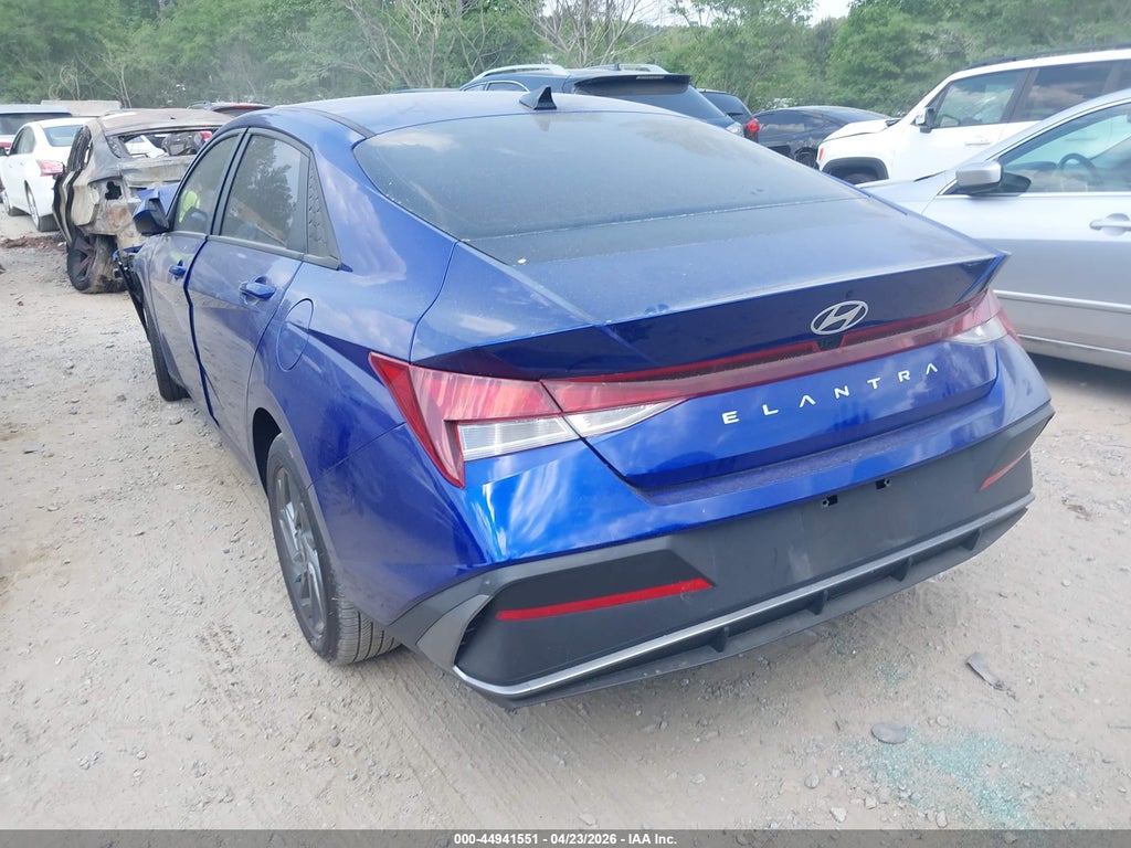 Hyundai Elantra 2024