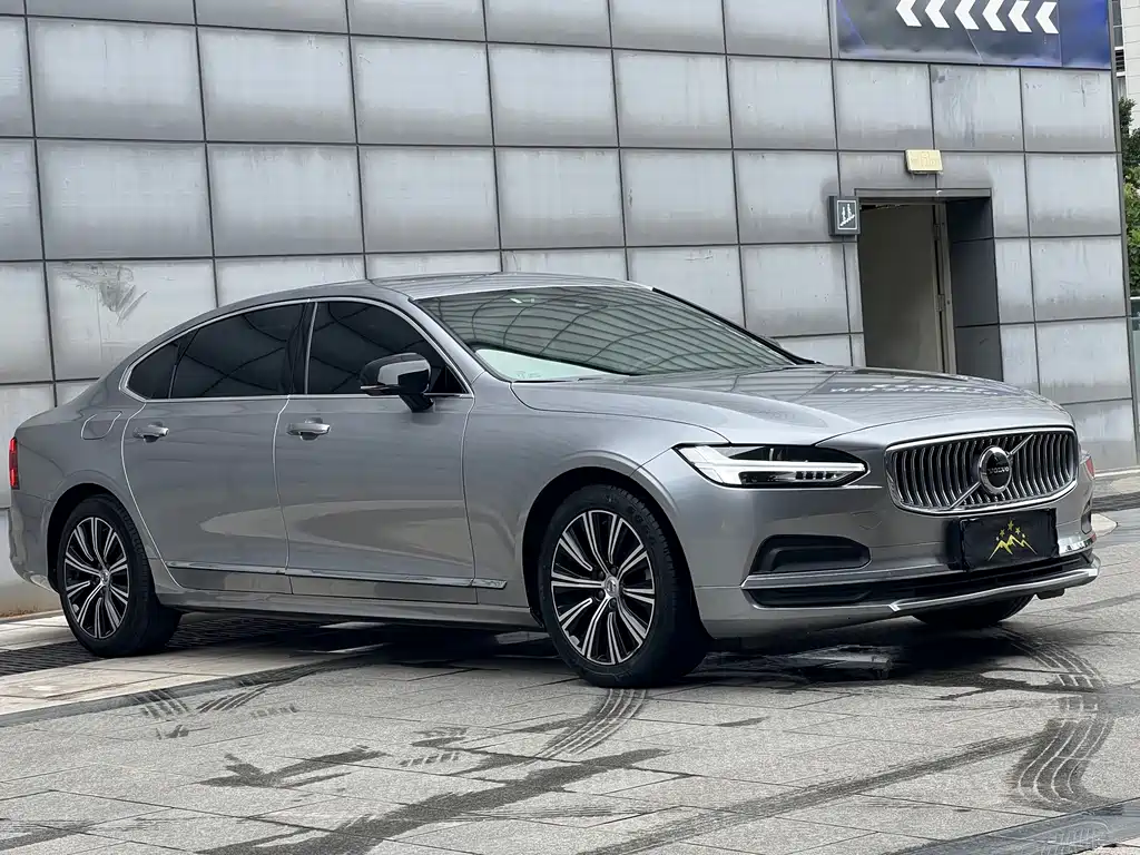 Volvo S90 2022