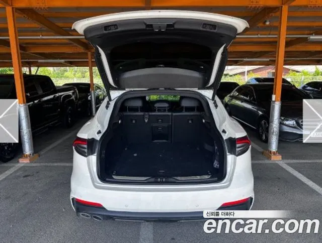Maserati Levante 2021