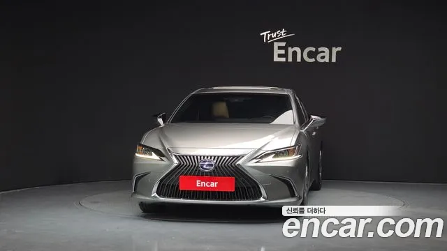 Lexus ES 2021