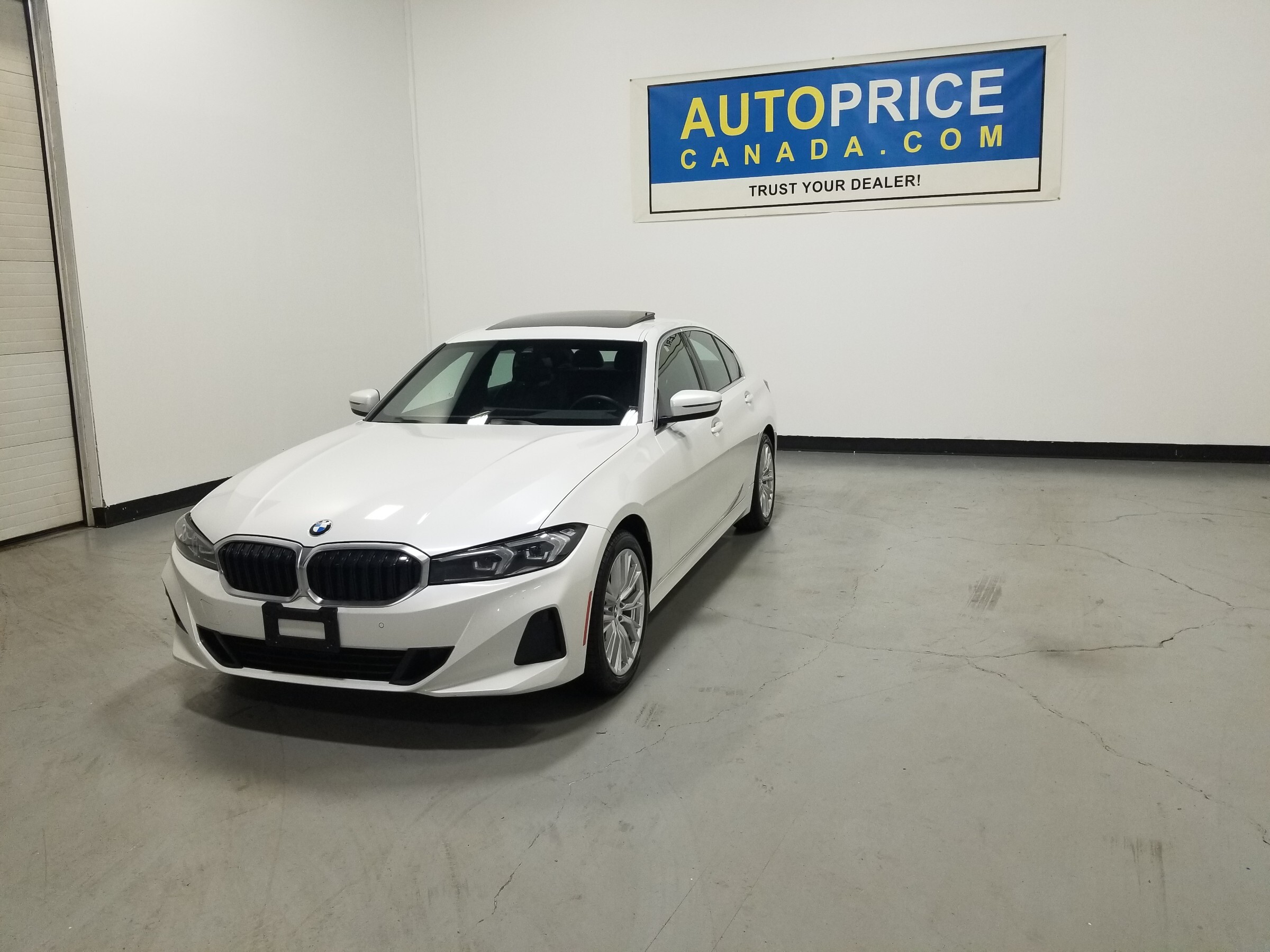 BMW 330 2024
