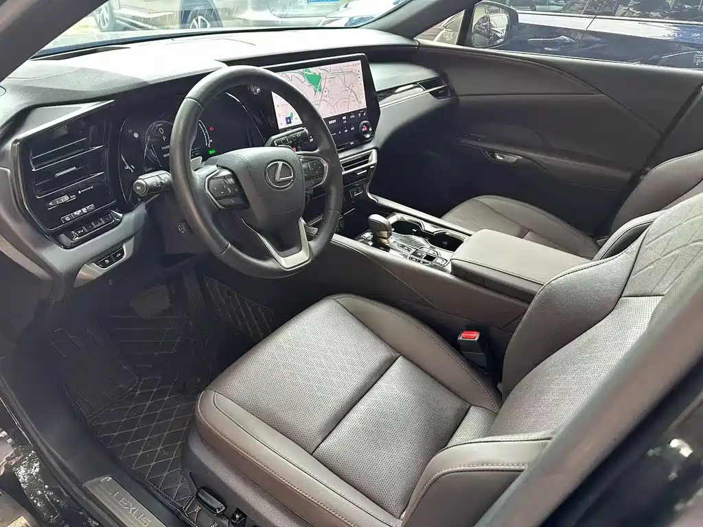 Lexus RX 2024