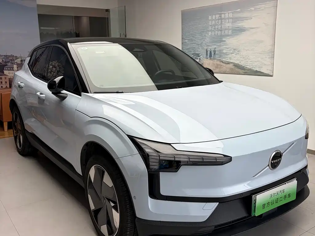 Volvo EX30 2024