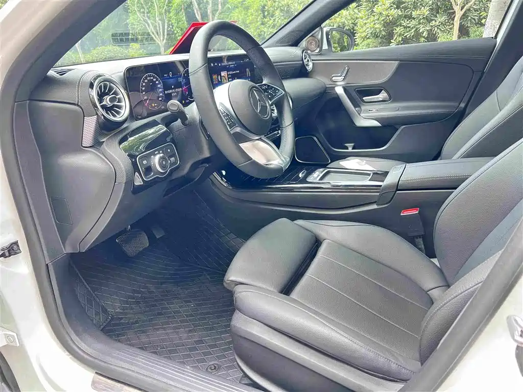 Mercedes-Benz A-Класс 2024