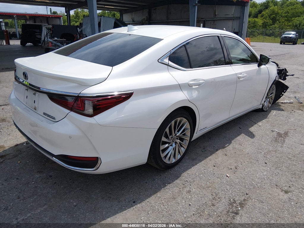 Lexus ES 2022