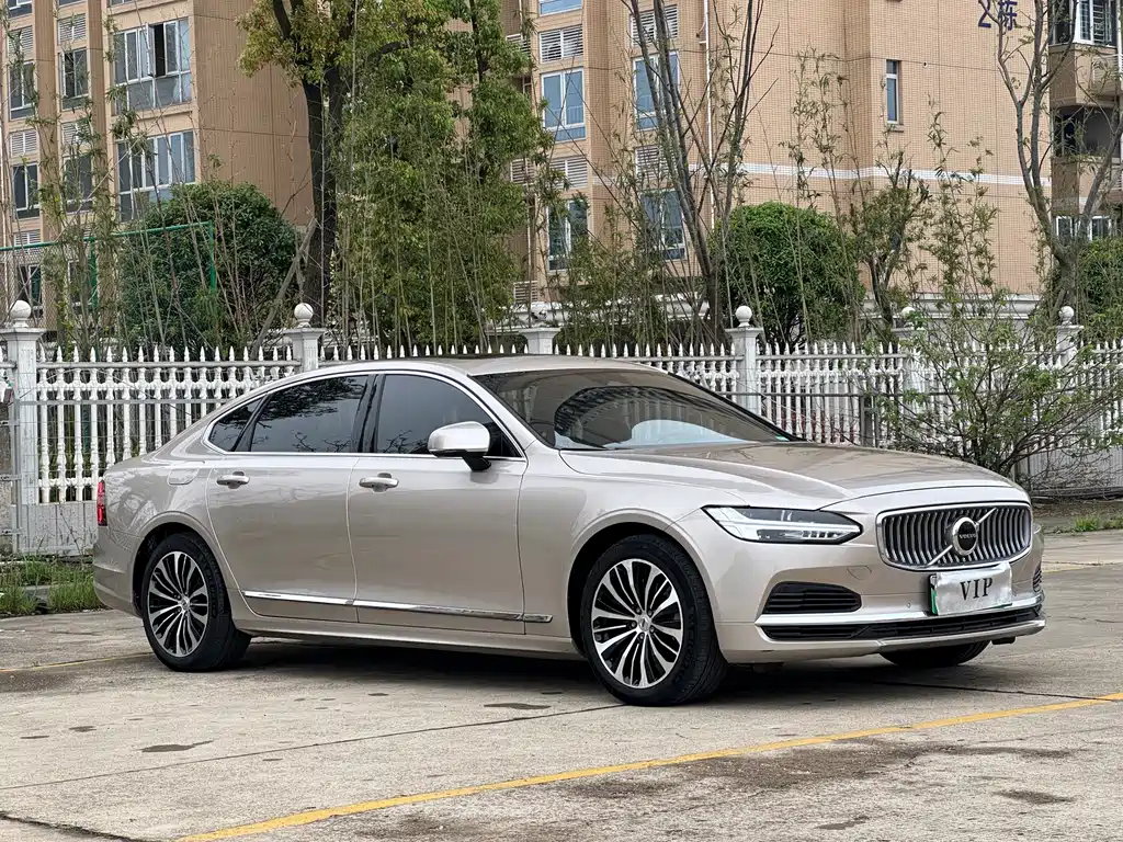 Volvo S90 2025