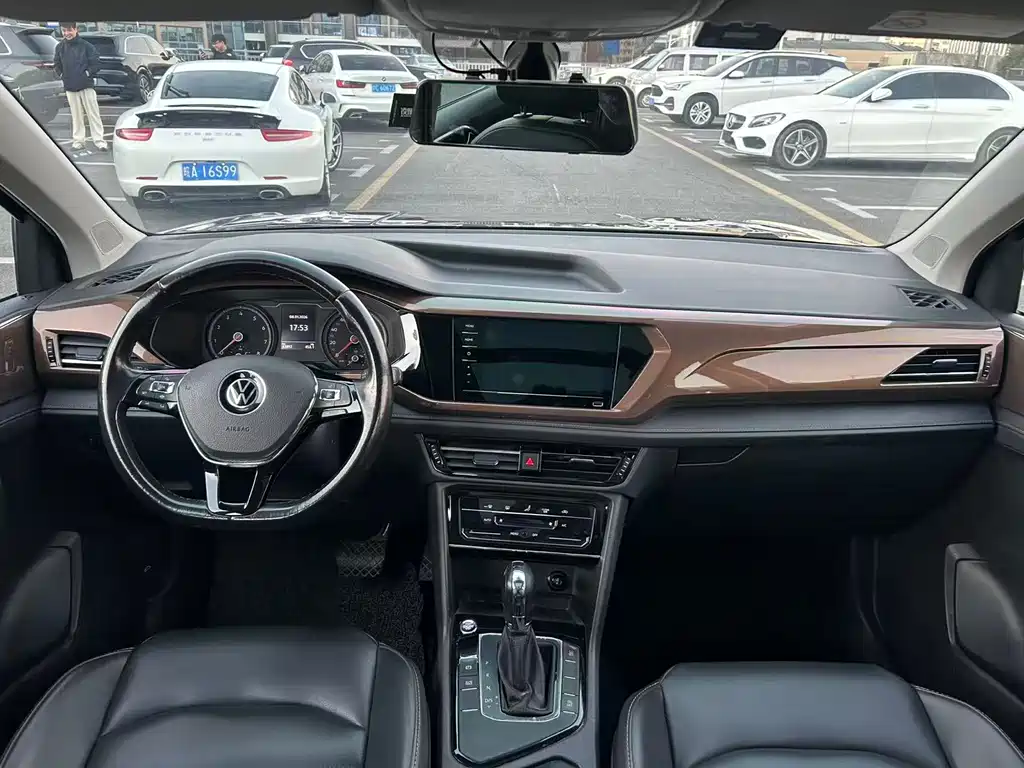 Volkswagen Tharu 2021