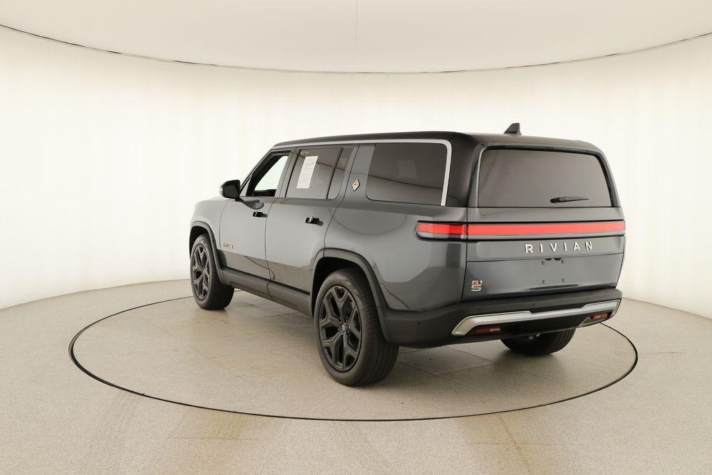 Rivian R1S 2024
