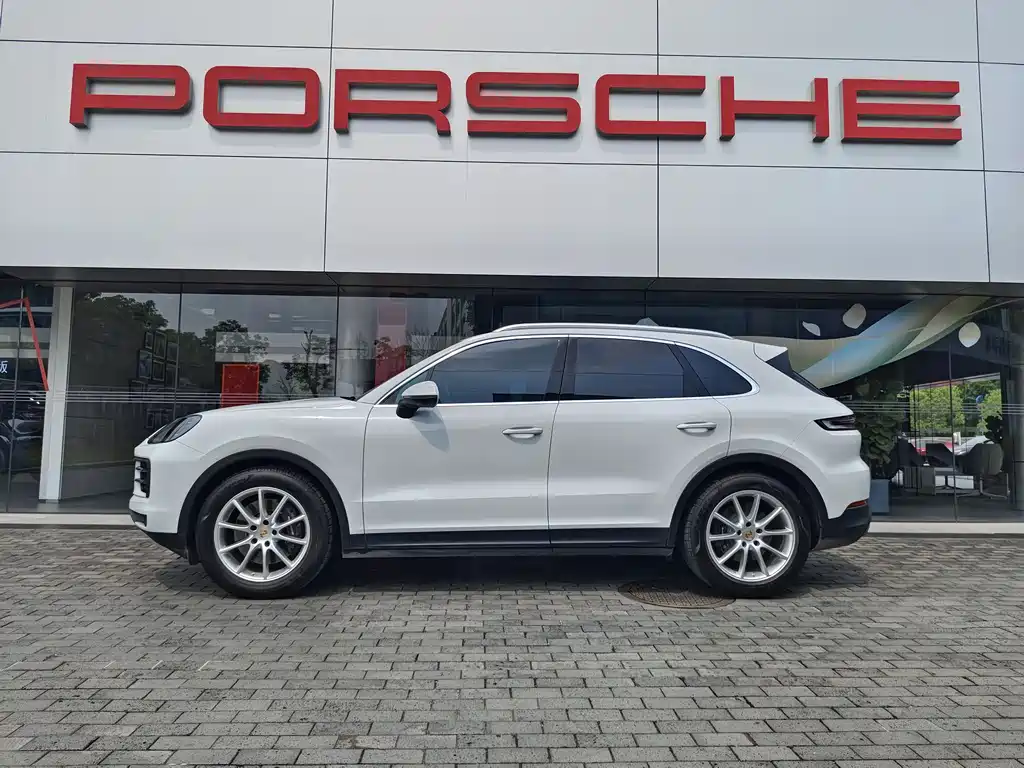 Porsche Cayenne 2024