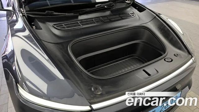 Tesla Model Y 2025