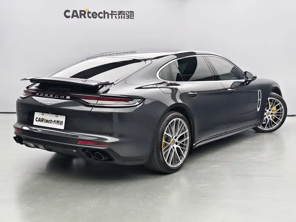 Porsche Panamera 2022
