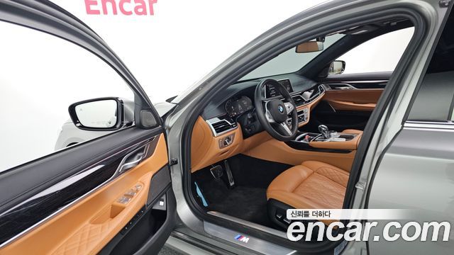 BMW 7 серии 2021