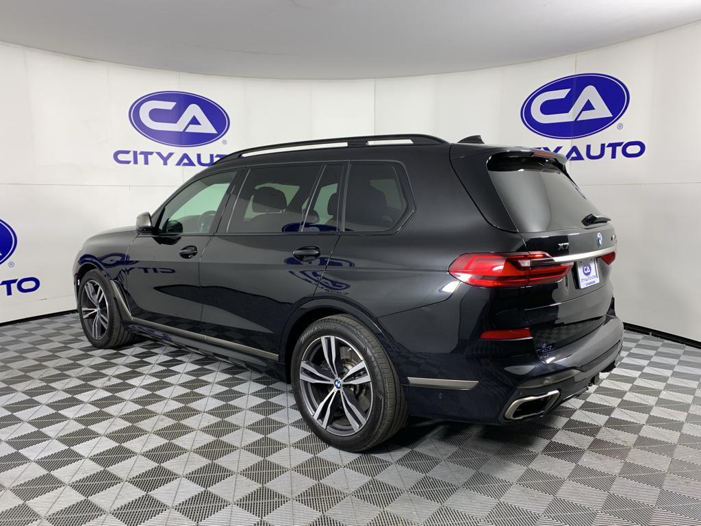 BMW X7 2021