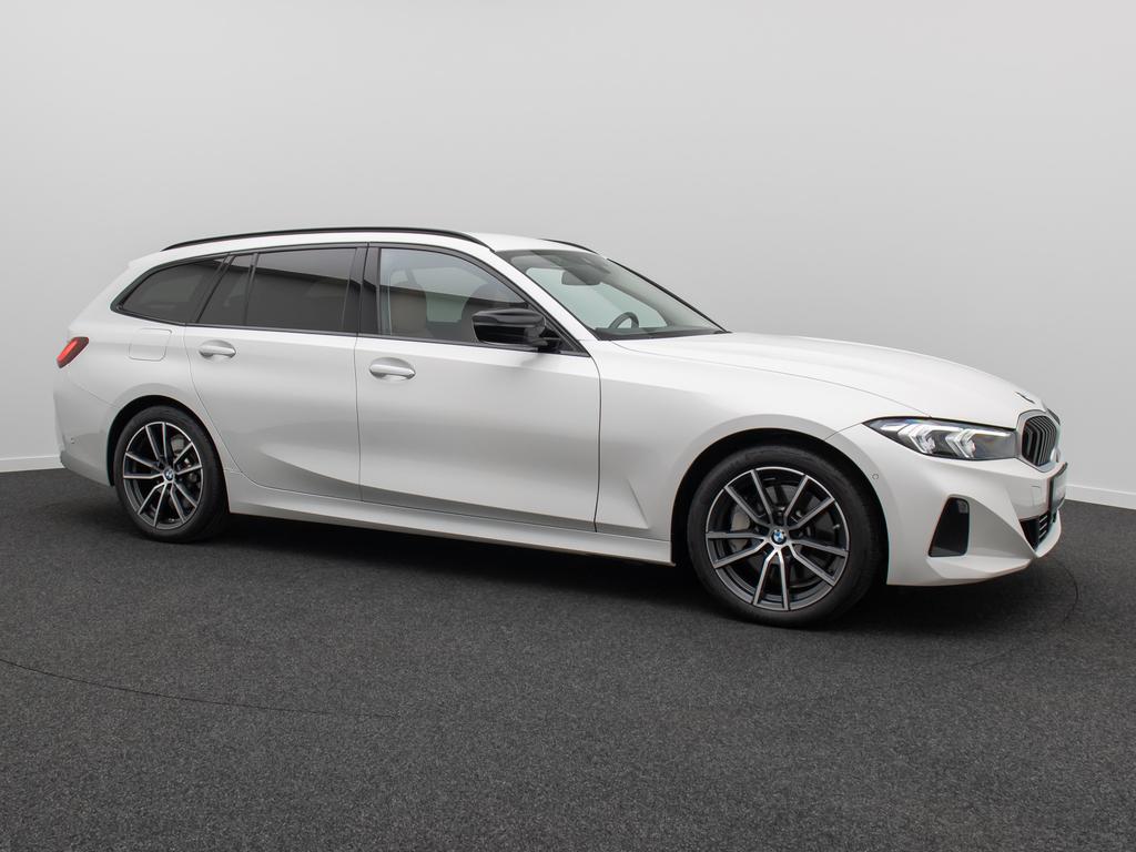 BMW 330 2023
