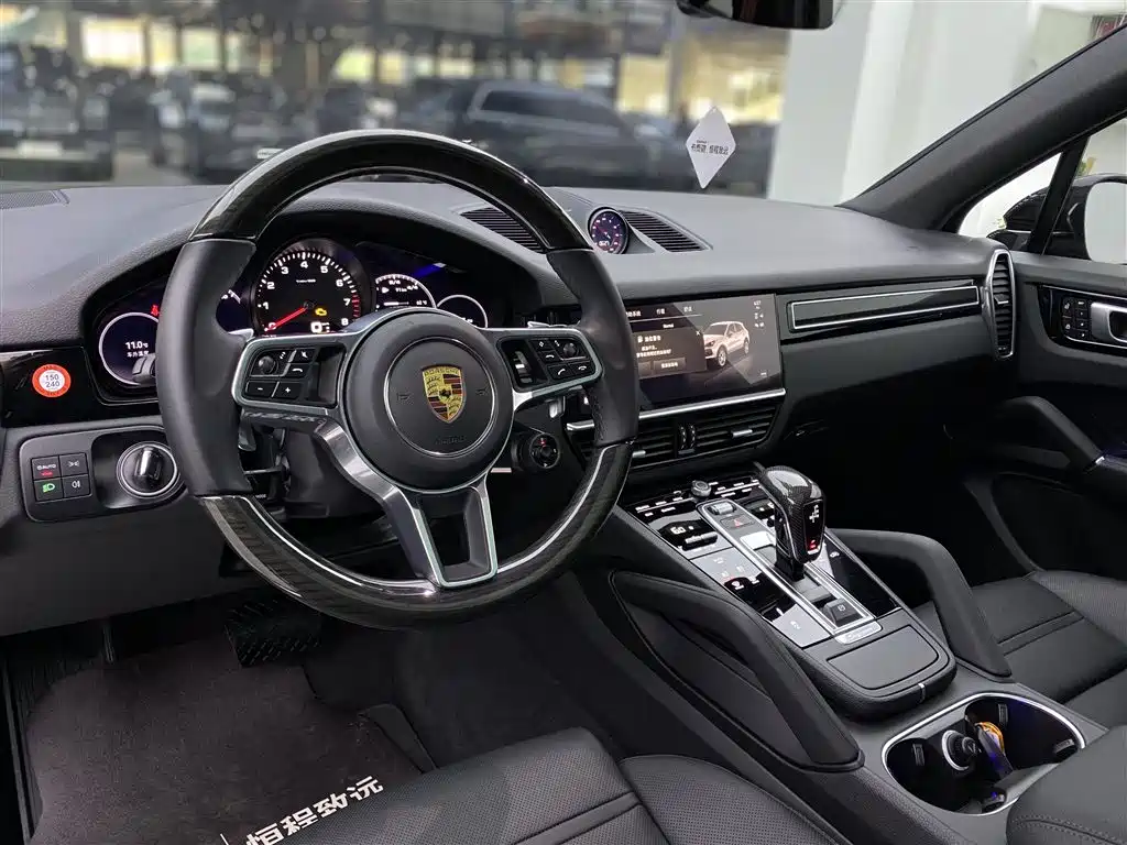 Porsche Cayenne 2022