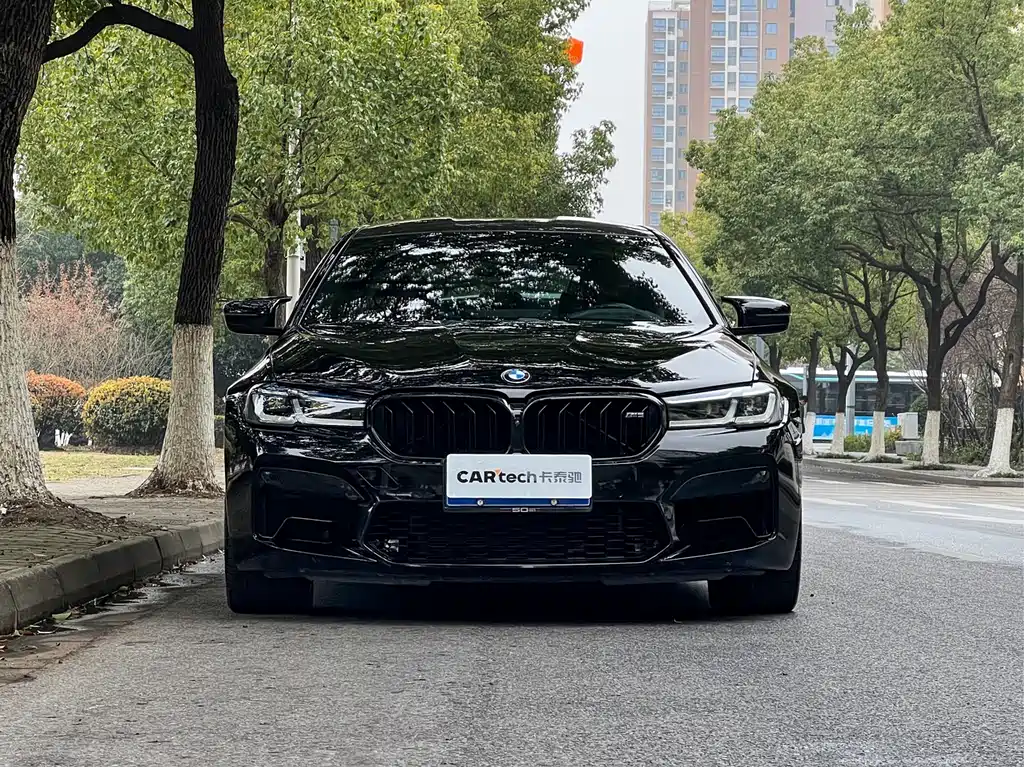 BMW M5 2021