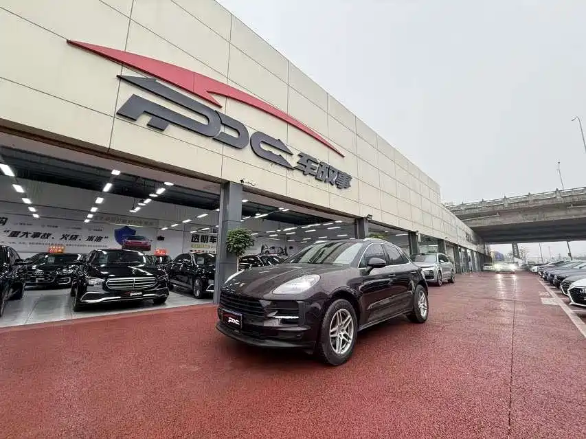 Porsche Macan 2021