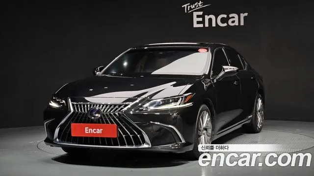 Lexus ES 2021