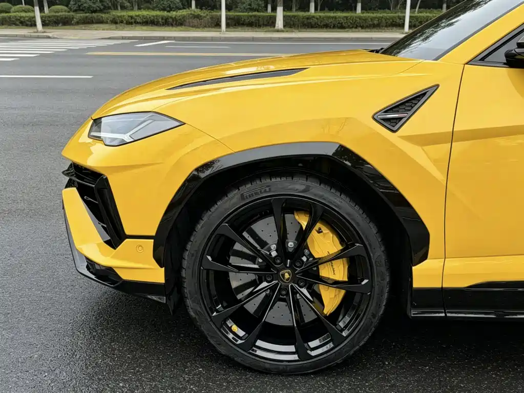 Lamborghini Urus 2025