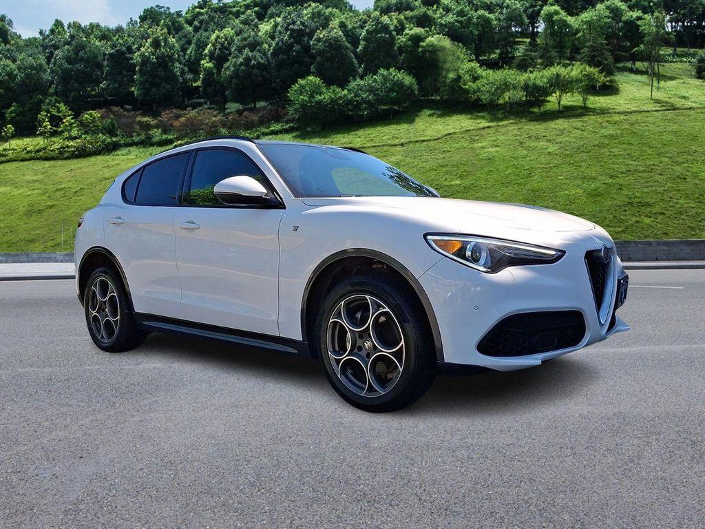 Alfa Romeo Stelvio 2023