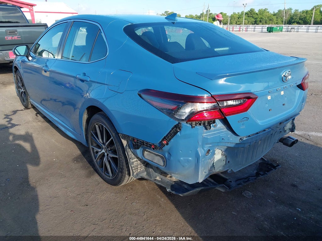 Toyota Camry 2024