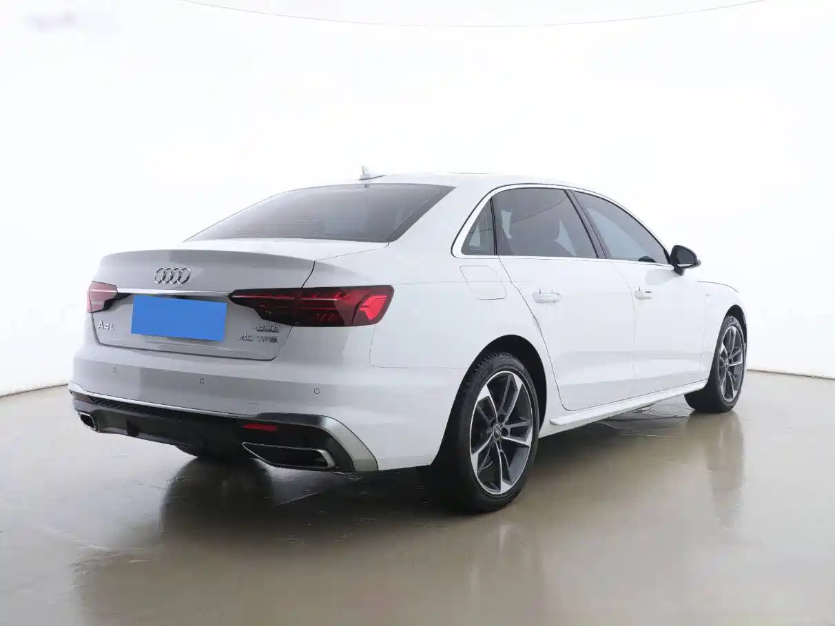 Audi A4 2023