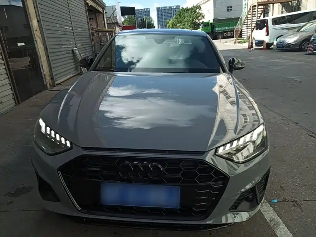 Audi A4 2025